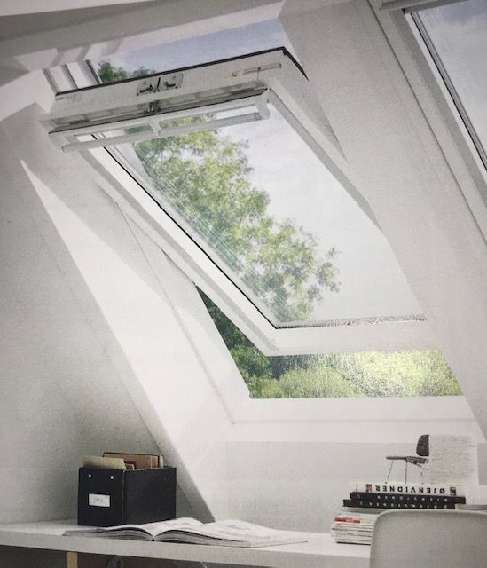 Velux-Dachfenster/GGU Schwingfenster Kunststoff 0070 /FK04 /66x98 in Halbendorf