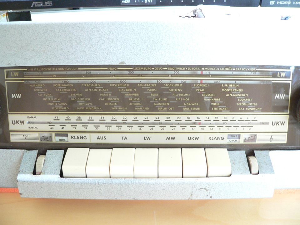 Grundig INT "KIRSCH" Röhrenradio Chassis mit "Magisches Auge" in Köln