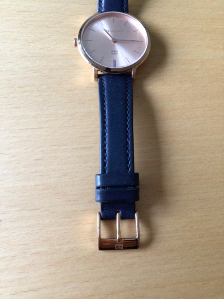 Tommy Hilfiger Uhr Damen Roségold / Armband Dunkelblau wie neu in Garbsen