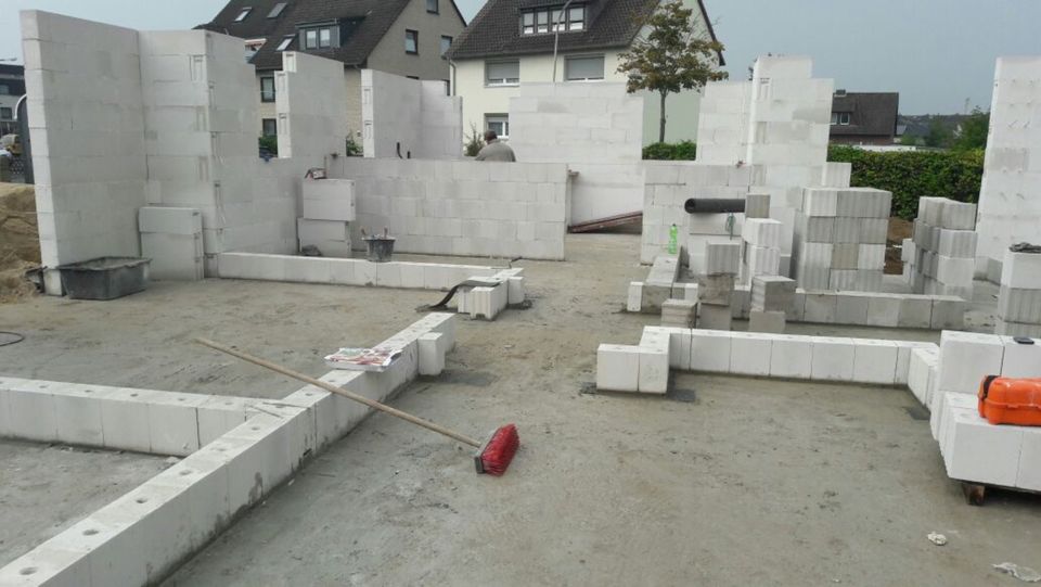 Schalungarbeiten  Betonarbeiten Maschinenputz in Brakel