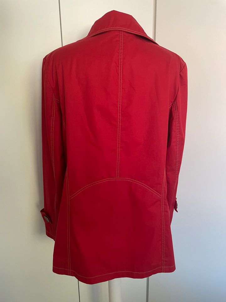 Gil Bret Jacke kurzer Trenchcoat Gr 42 in rot in Dortmund