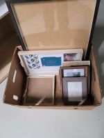 Kiste mit verschiedenen Bilderrahmen Nordrhein-Westfalen - Ense Vorschau