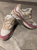 ASICS pink Niedersachsen - Ritterhude Vorschau