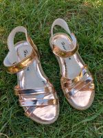 Kinder Sandalen gold kupfer 28 Sachsen-Anhalt - Magdeburg Vorschau