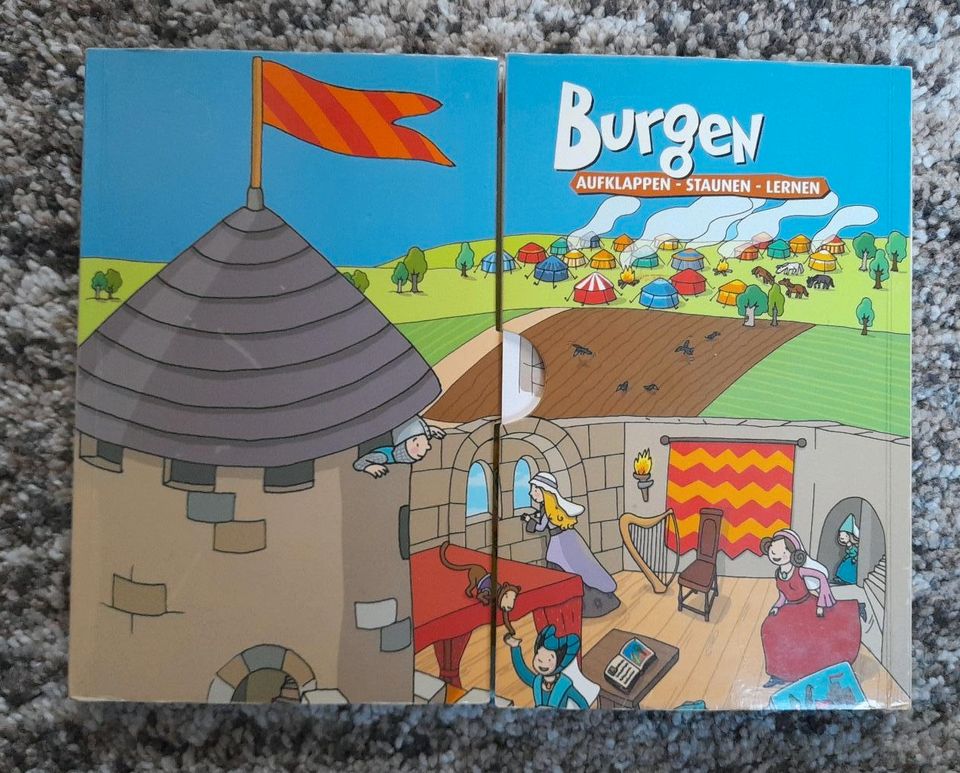 Ritter, Burgen, Kinderbuch, guter Zustand, klappbar in Gehrden