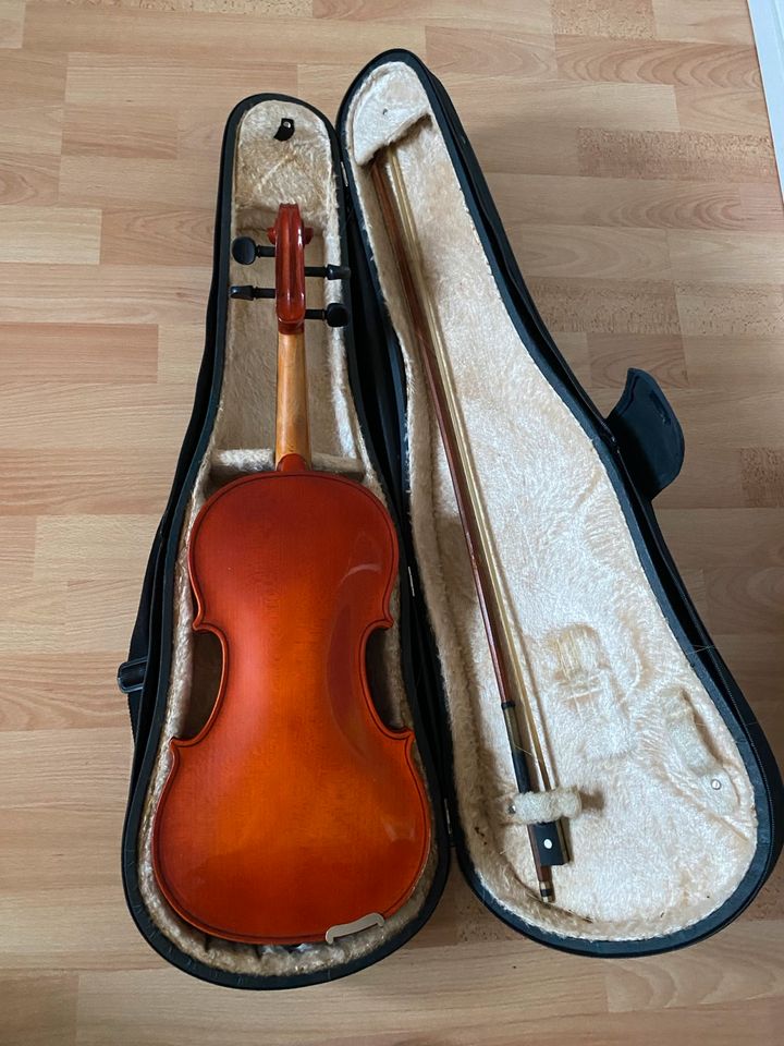 Geige/Violine 4/4 Handarbeit Tschechien in Frankfurt am Main