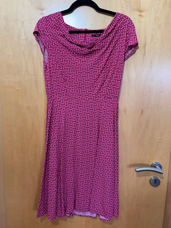 Kleid von ZERO Größe 36 pink magenta weiß blau grafisches Muster in Langen (Hessen)