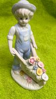 Porzellanfigur Junge mit Blumen Schubkarre Sammlerstück Sammlung Düsseldorf - Bilk Vorschau