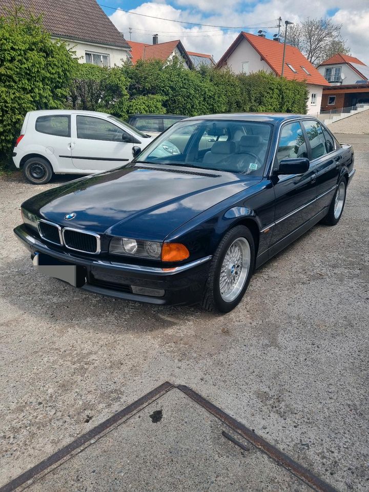 BMW 740i mit wenig Kilometer(2Tage noch online) in Vöhringen