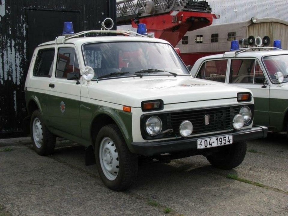 Rundumleuchten Kappen IFA DDR Volkspolizei VOPO W50 Barkas B1000 in Ilmenau