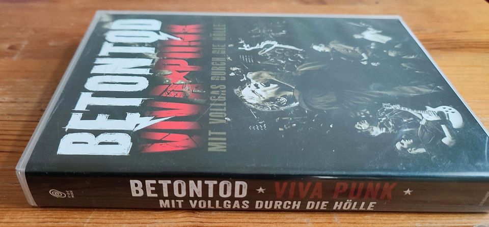 DVD/2 CD-Box-Set Betontod Viva Punk Mit Vollgas durch die Hölle in Köln