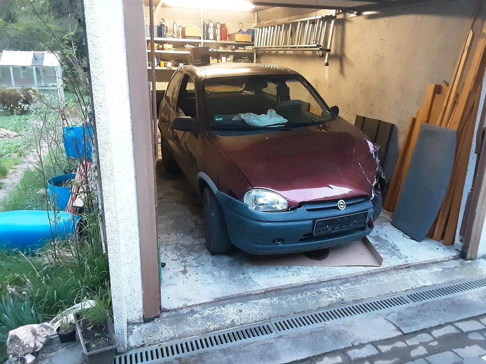 Opel Corsa b Totalschaden in Bad Schwalbach