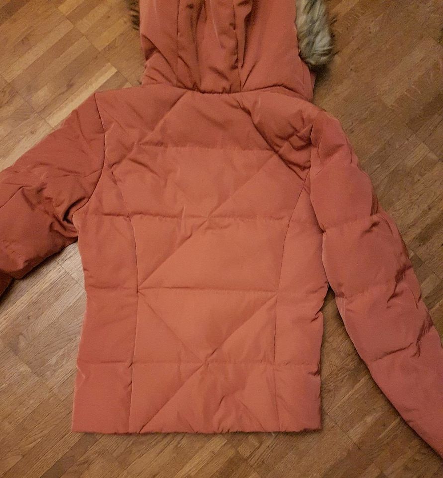 Vila warme Winterjacke gesteppt, Gr. 36, apricot matt, elegant in Düsseldorf