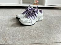 Nike Vapor Court GS White Purple Damenschuhe Sneaker Gr.40 Nordrhein-Westfalen - Witten Vorschau