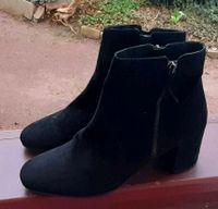 Schwarze Wildleder Stiefeletten, Neu, Größe 42 (41), "5th Avenue" Sachsen - Radebeul Vorschau