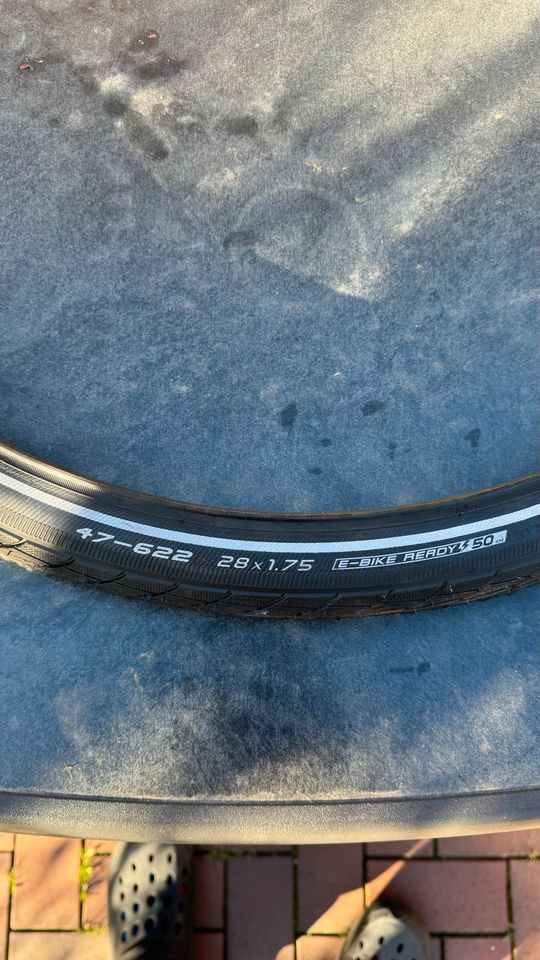 Schwalbe Fahrradreifen neu 28 Zoll in Jever