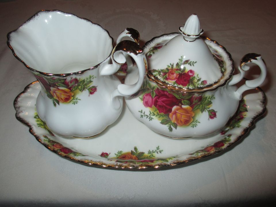 ROYAL ALBERT OLD COUNTRY ROSES TRAUMHAFTES  ZUCKER SAHNE SET! in Flensburg