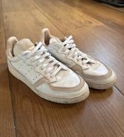 Adidas Schuhe weiß beige Größe 44 Niedersachsen - Friedland Vorschau