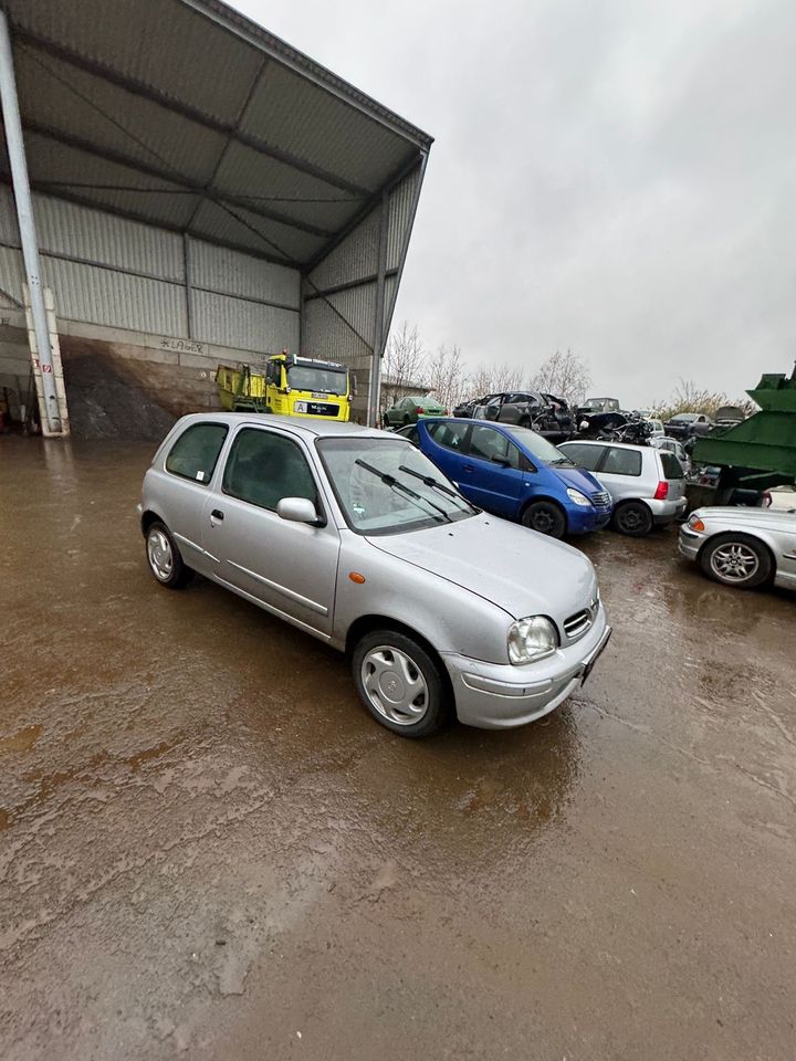 Nissan Micra K11 1.0i 16V 40kW Ersatzteile Schlachtfest Autoteile in Waldbröl