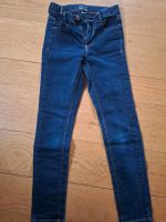 Jeans 140 skinny schmal geschnitten Nordrhein-Westfalen - Soest Vorschau
