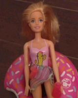 Barbie mit Schwimmring Donut Nordrhein-Westfalen - Bönen Vorschau