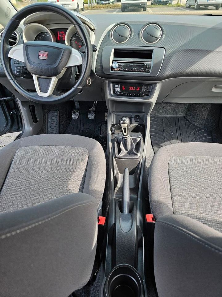 Seat Ibiza 1.4 16V Top Zustand Reifen neu in Minden