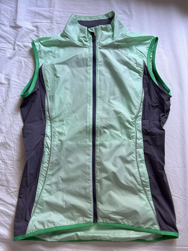 Salomon hiking vest in München