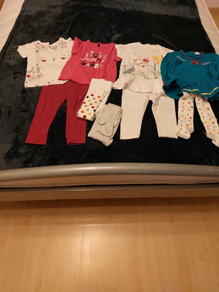 Mädchen Baby Bekleidungsset Gr. 86/92 in Oberelbert