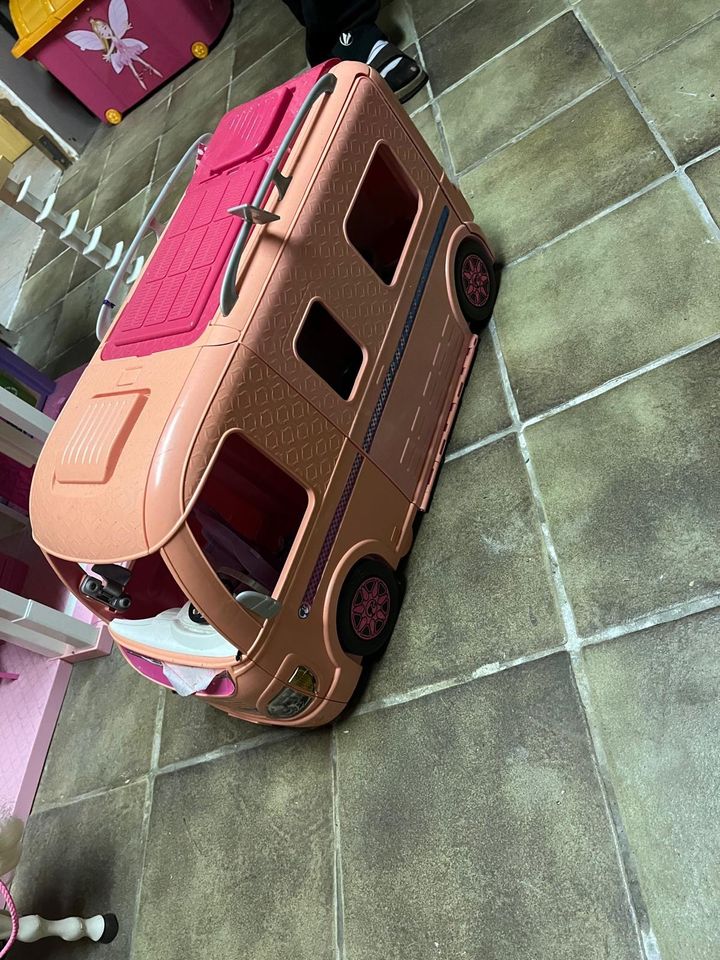 Barbie Super Abenteuer Camper in Duisburg