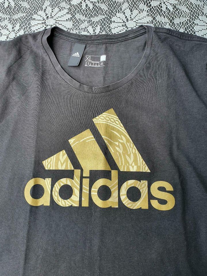 Adidas T-Shirt in Griesstätt