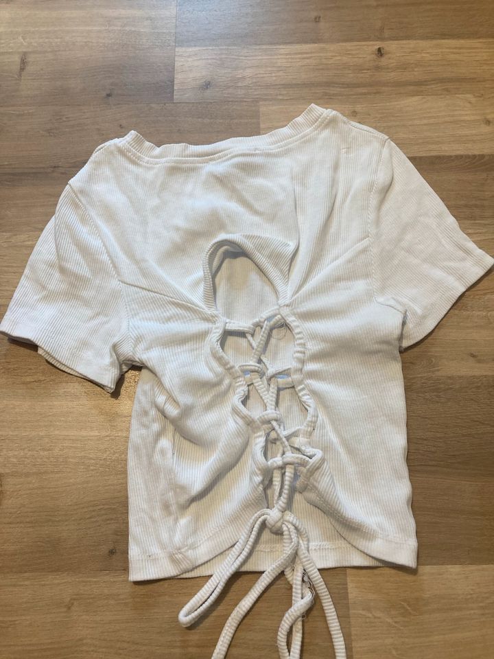 FBsister Shirt (Gr.XS) Cropped bauchfrei Schnürung in Gotha