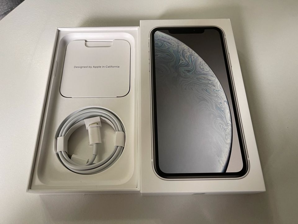 iPhone XR 64 GB in Hamburg