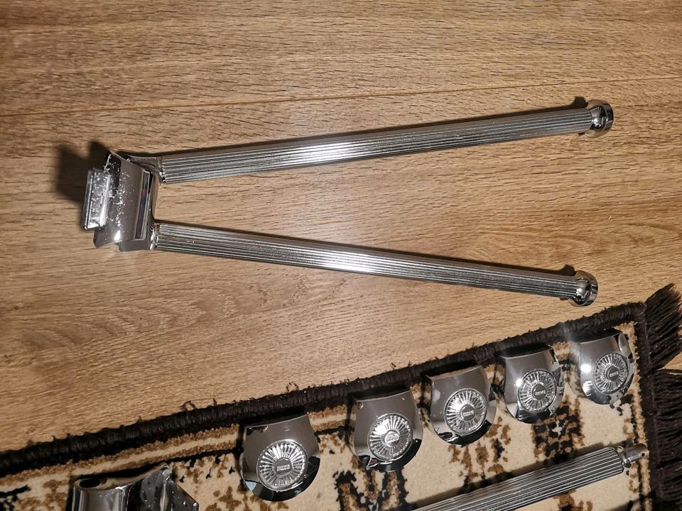 Badezimmer 80er Handtuch Halter, Duschtuchhalter, Lampen in Schüttorf