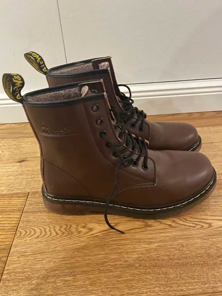 Dr.Martens Stiefel Neu 44 fallen als 43 in Erding