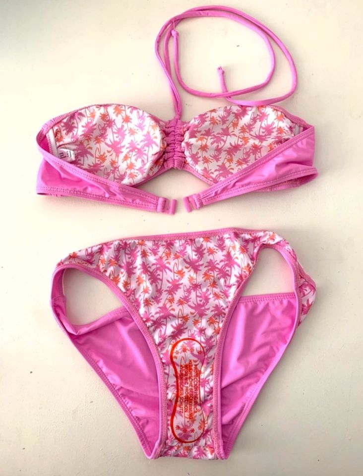 Bikini, pink in Dortmund