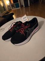 Asics Gel Excite 10 NEU Laufschuhe Turnschuhe Sneaker Gr. 38 Niedersachsen - Algermissen Vorschau