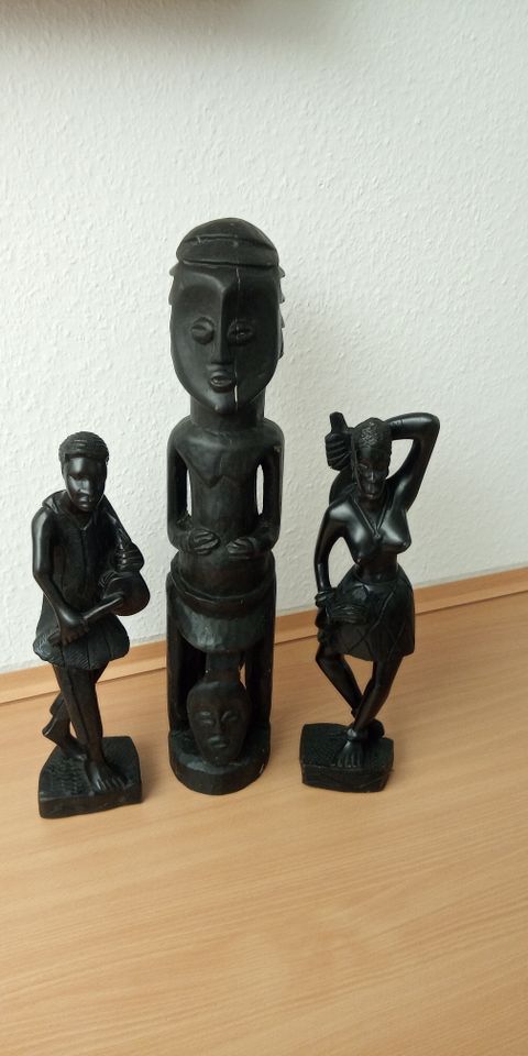 Afrik. und Ägypt. Holzfiguren in Ratingen