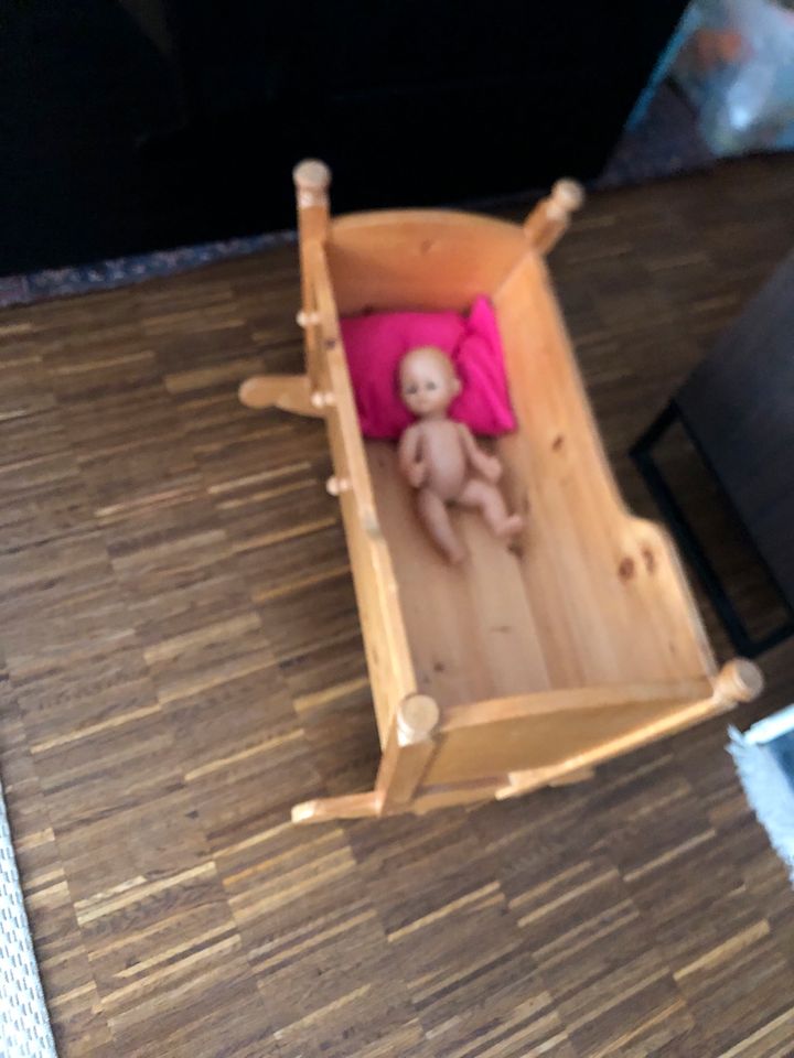 Baby Bett  aus massiv Holz in München
