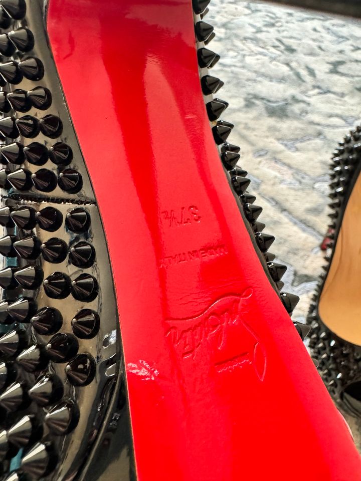 Christian Louboutin Pumps , Gr. 37,5 in Berlin