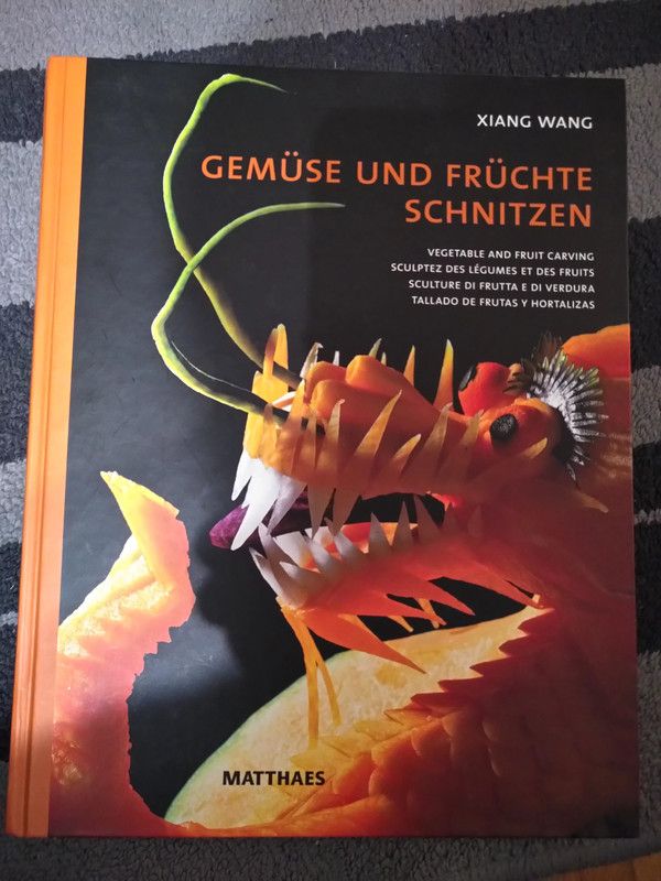 Gemüse und Früchte schnitzen (Xiang Wang) - Buch guter Zustand in Dransfeld