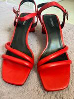 Hohe Damenschuhe in rot Niedersachsen - Braunschweig Vorschau