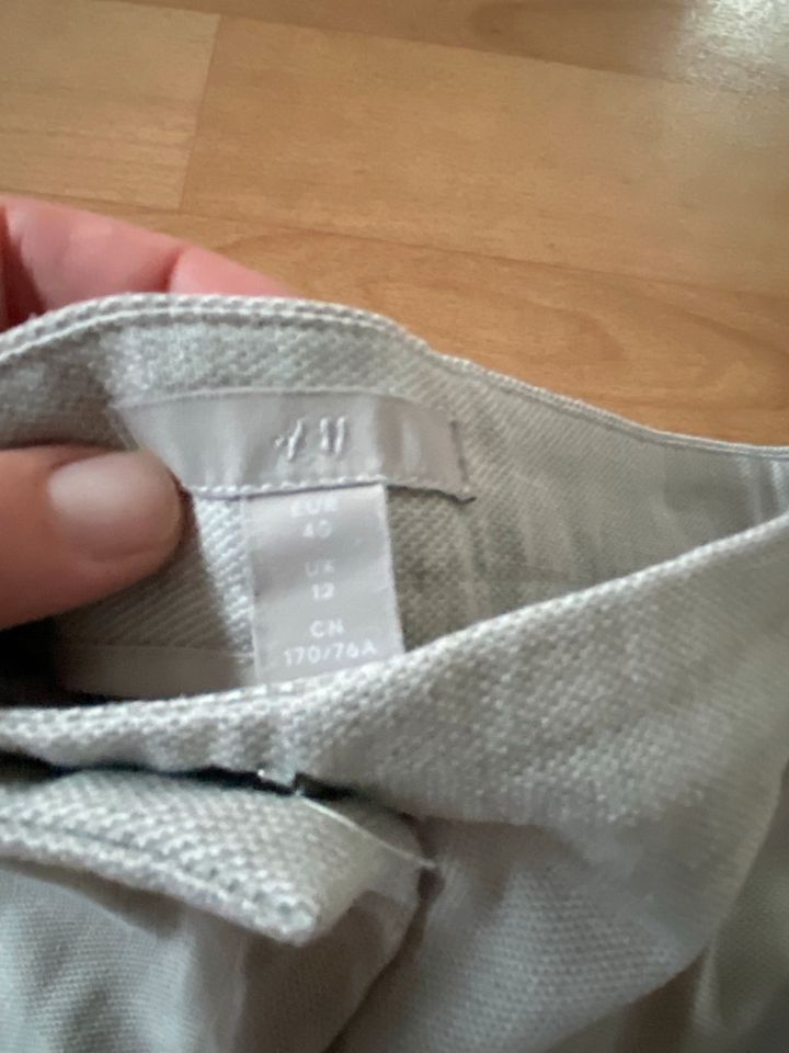 H&M Stoffhose / Buisness / Anzughose Größe 40 in Groß Grönau