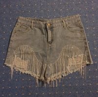 Neu Ripped Jeans Shorts Hotpants mit Strass Gehänge Größe 42 XL Bremen - Vegesack Vorschau
