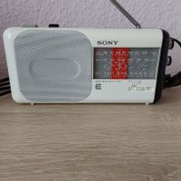 Sony Radio 3 Band Receiver ICF-750 S mit Kabel, funktioniert Berlin - Neukölln Vorschau