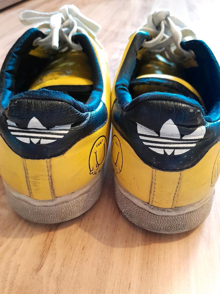 Adidas store happy 42