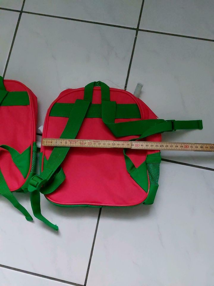 Kinder Rucksack rot  ideal Kindergarten schwimmen Wasser abweisen in Rosenberg