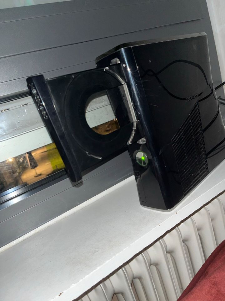 Xbox 360 + 17 Funktionsfähige Spiele in Unna