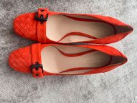 Eine orange Bottega Veneta Velourleder Pumps Hamburg-Nord - Hamburg Winterhude Vorschau