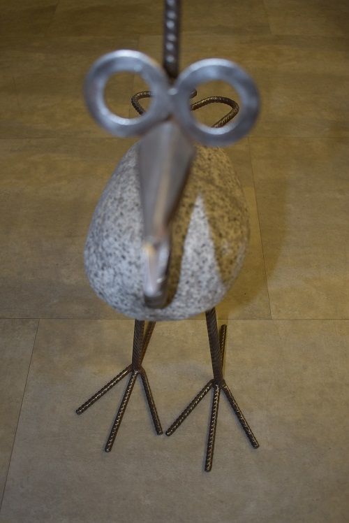 Gartenfigur - Vogel aus Granit und Stahl in München