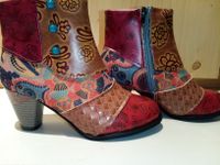 Schön bunte Hippie Stiefeletten türkise Schmucksteine 7 cm Absatz Niedersachsen - Isenbüttel Vorschau